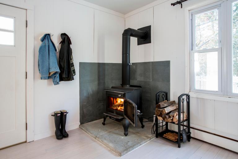 How to Use a Wood Burning Stove