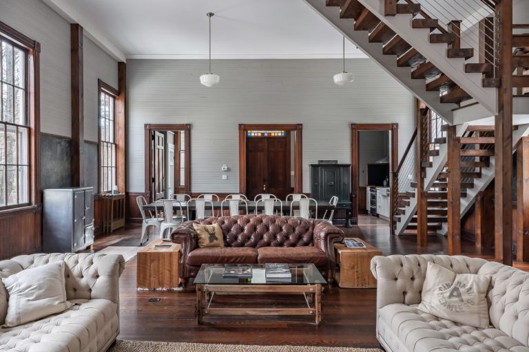 Expert Tips on How to Buy Furniture